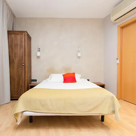 Ainb Born Tiradors Apartments