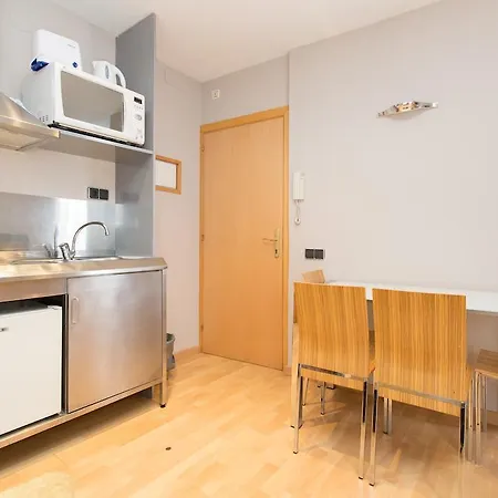Ainb Born Tiradors Apartments
