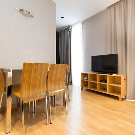 Ainb Born Tiradors Apartments